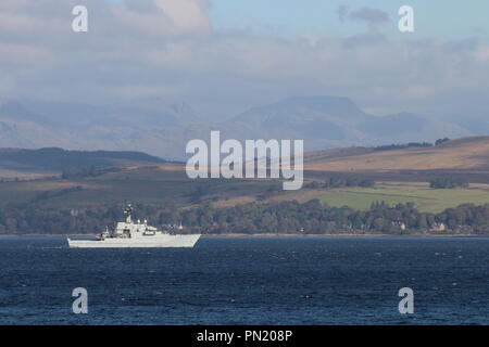 HMS Severn (P 282), ein Fluss-Klasse patrol Schiff der Royal Navy betrieben, aus Greenock während der Übung gemeinsame Krieger 16-2. Stockfoto