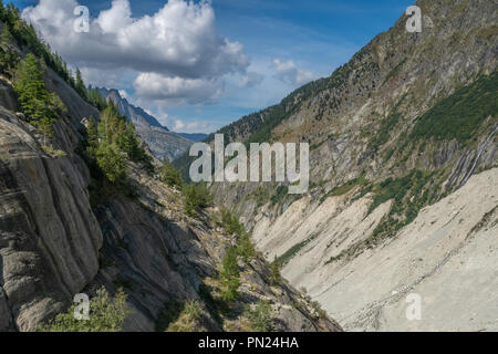 Das Mer de Glace (Meer aus Eis) ist der grösste Gletscher in Frankreich, 7 km lange und 200 m Tiefe und ist eine der größten Attraktionen im Tal von Chamonix. Stockfoto