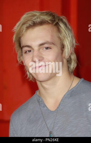 R5Music Group Ross Lynch am Disney Premiere von "Big Hero 6' im El Capitan Theatre in Hollywood, CA, November 4, 2014 statt. Foto von Joe Martinez/PictureLux Stockfoto