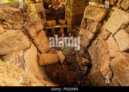 Es stellte sich heraus, dass die antike Stadt wurde unter Asche 3 Tausend vor 600 Jahren nach der Explosion des Tera Vulkan auf der griechischen Insel Santorini. Exc Stockfoto