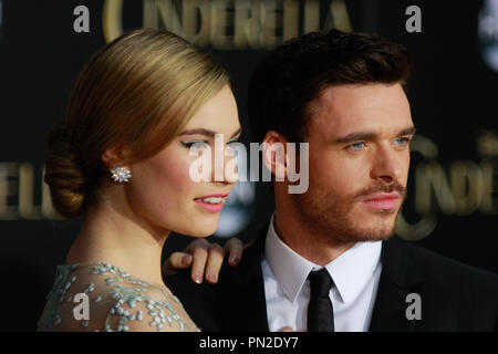 Lily und James Richard Madden bei der Weltpremiere von Disney's 'Cinderella' an der TCL Chinese Theatre in Hollywood, CA, 1. März 2015 statt. Foto von Joe Martinez/PictureLux Stockfoto