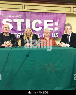 (Nach rechts) Antoinette Keegan, Kate Nash, Stephen Travers und Eamonn McCann bei der öffentlichen Veranstaltung in Dublin am Mittwoch in der Gruppe für die Unterstützung der Bevölkerung der Republik Irland bei der Suche nach Gerechtigkeit. Stockfoto