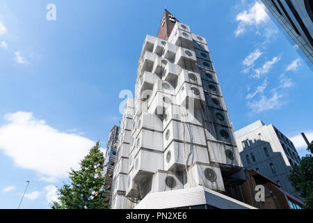 Nakagin Capsule Tower Building, Tokio, Tokyo, Japan. 1972 erbaut. Entworfen von dem japanischen Architekten Kisho Kurokawa (1934 - 2007). Stockfoto