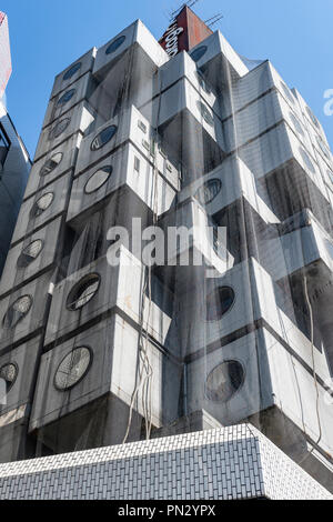 Nakagin Capsule Tower Building, Tokio, Tokyo, Japan. 1972 erbaut. Entworfen von dem japanischen Architekten Kisho Kurokawa (1934 - 2007). Stockfoto