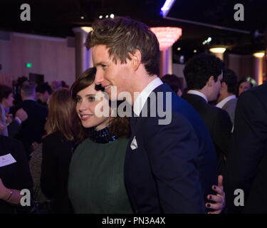 Felicity Jones (links) und Eddie redmayne an der Oscar®-nominierten Mittagessen in den Beverly Hills Montag, 2. Februar 2015. Datei Referenz # 32554 011 THA nur für redaktionelle Verwendung - Alle Rechte vorbehalten Stockfoto