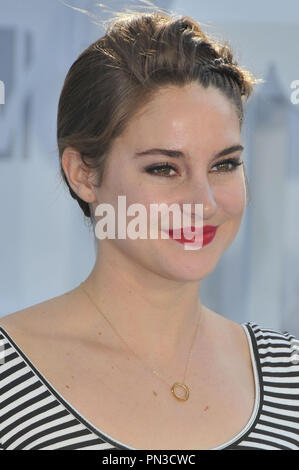 Shailene Woodley an der 2015 MTV Movie Awards im Nokia Theater LA Live in Los Angeles, CA am Sonntag, dem 12. April 2015. Foto von PRPP PRPP/PictureLux Datei Referenz Nr.32610 048 PRPP 01 nur für redaktionelle Verwendung - Alle Rechte vorbehalten Stockfoto