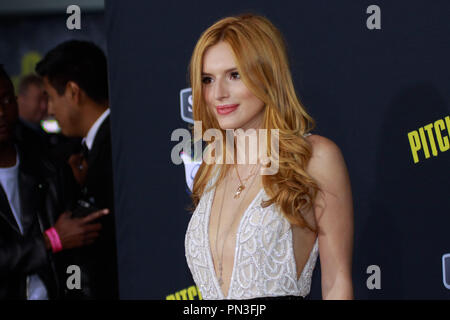 Bella Thorne bei der Weltpremiere von Universal Pictures'' Pitch Perfekt 2' im Nokia Theatre L.A. statt Leben in Los Angeles, CA, 8. Mai 2015. Foto von Joe Martinez/PictureLux Stockfoto