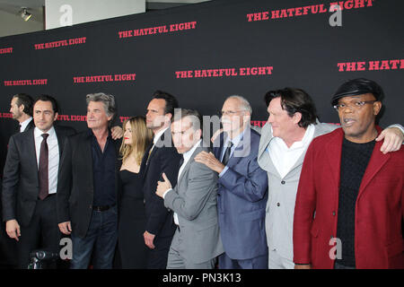 Demian Bichir, Kurt Russell, Jennifer Jason Leigh, Walton Goggins, Tim Roth, Bruce Dern, Michael Madsen, Samuel L. Jackson 12/07/2015", die die hasserfüllten Acht' Premiere ArcLight Kinos Cinerama Dome in Hollywood, CA Foto von kazuki Hirata/HNW/PictureLux gehalten Stockfoto