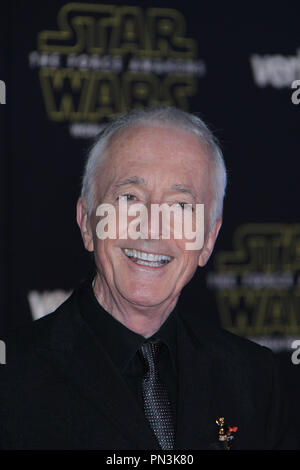 Anthony Daniels 12/14/2015 'Star Wars The Force weckt 'Premiere im Dolby Theatre in Hollywood, CA Foto von kazuki Hirata/HNW/PictureLux Stockfoto