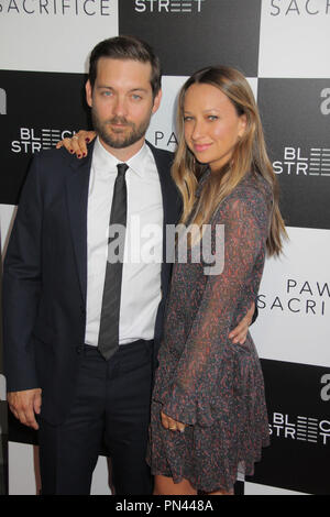 Tobey Maguire und Jennifer Meyer 09/08/2015 Los Angeles Premiere von "pawn Opfer im Harmony Gold in Los Angeles, CA Foto von Izumi Hasegawa/HNW/PictureLux Stockfoto