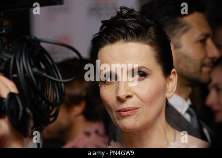 Juliette Binoche bei Warner Bros.'' Die 33'' Galavorstellung am AFI Fest 2015 in TCL Chinese Theatre in Hollywood, CA, November 9, 2015 statt. Foto von Joe Martinez/PictureLux Stockfoto