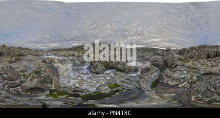 360 Grad Panorama Ansicht von 360 HDR. Wasser springen in Rio Almonte. 100 Mpx