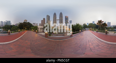 360 Grad Panorama Ansicht von Petronas Towers - Kuala Lumpur