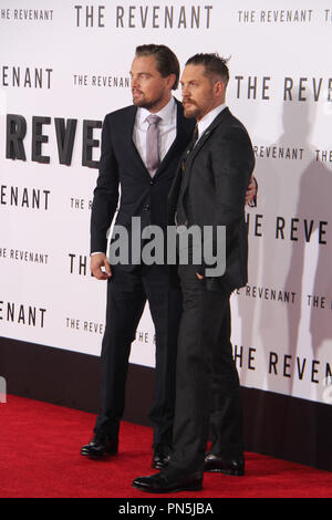 Leonardo DiCaprio, Tom Hardy 12/16/2015 "Der Wiedergänger" Premiere auf der TCL Chinese Theatre in Hollywood, CA Foto von kazuki Hirata/HNW/PictureLux gehalten Stockfoto