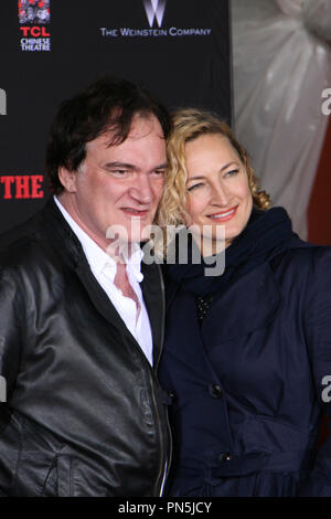 Quentin Tarantino, Zoe Bell 05.01.2016 Quentin Tarantino Hand & Footprint Ceremony in TCL Chinese Theatre in Hollywood, Kalifornien Foto von Shogo Okishio / HollywoodNewsWire.net Stockfoto