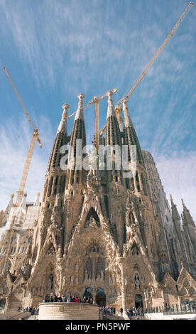 Barcelona, Spanien - 19. März 2018: die Sagrada Familia. Grosse römische Katholische Kirche in Barcelona, Spanien. Von dem katalanischen Architekten Antoni Gaudi entworfen. Stockfoto