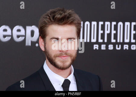 Liam Hemsworth bei der Premiere von Twentieth Century Fox "Independence Day: Wiederaufleben' an TCL Chinese Theatre am 20. Juni 2016 in Hollywood, Kalifornien. Foto von Joe Martinez/PictureLux Stockfoto