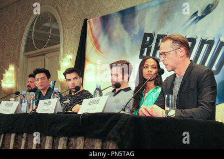 Karl Urban, John Cho, Zachary Quinto, Chris Pine, Zoe Saldana, Simon Pegg 07/14/2016 'Star Trek Jenseits' Pressekonferenz im Four Seasons Hotel Los Angeles at Beverly Hills in Los Angeles, CA Foto von Izumi Hasegawa/HNW/PictureLux Stockfoto