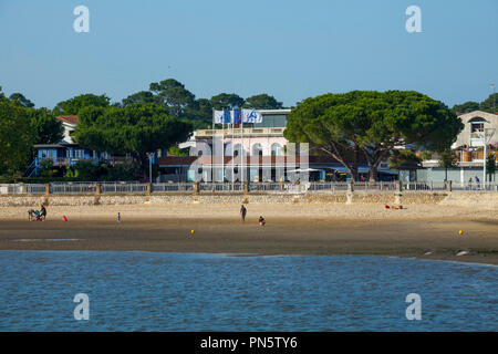 Andernos-les-Bains (Frankreich): Strand und Hafen in der Bucht von Arcachon (nicht für Postkarte Edition verfügbar) Stockfoto