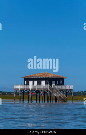 Andernos-les-Bains (Frankreich): Website der Pfahlbauten, "Ile aux Oiseaux" (Bird's Island), in der Bucht von Arcachon (nicht verfügbar für postc Stockfoto