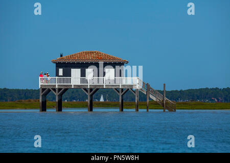 Andernos-les-Bains (Frankreich): Website der Pfahlbauten, "Ile aux Oiseaux" (Bird's Island), in der Bucht von Arcachon (nicht verfügbar für postc Stockfoto