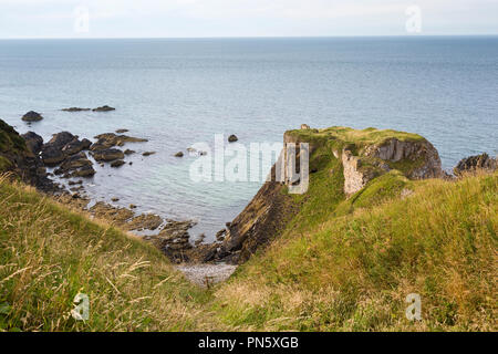 Blick auf findlater Castle mit Blick auf den Moray Firth in Schottland Stockfoto