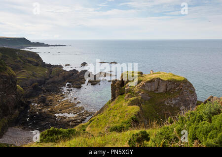 Blick auf findlater Castle mit Blick auf den Moray Firth in Schottland Stockfoto