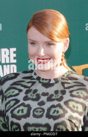 Bryce Dallas Howard bei der Weltpremiere von Disney's "Pete's Dragon' bei El Capitan Theatre in Hollywood, CA, 8. August 2016 statt. Foto von Joe Martinez/PictureLux Stockfoto