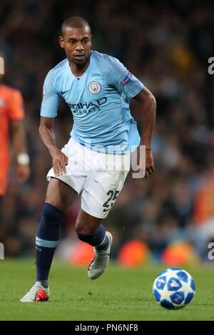 FERNANDINHO Manchester City FC Manchester City V LYON, CHAMPIONS LEAGUE GRUPPE F Etihad Stadium, Manchester, England, 19. September 2018 GBD 12280 streng redaktionelle Verwendung. Wenn der Spieler/Spieler in diesem Bild dargestellt ist/Spielen für einen englischen Club oder das England National Team. Dann ist dieses Bild darf nur für redaktionelle Zwecke verwendet werden. Keine kommerzielle Nutzung. Folgende Verwendungen sind auch dann eingeschränkt, wenn in einem redaktionellen Kontext: Verwendung in Verbindung mit oder als Teil eines nicht autorisierten Audio-, Video-, Daten-, Spielpläne, Verein/liga Logos, Wetten, Spiele oder eine "Live"-Diensten. Stockfoto