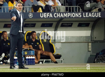 Bern, Schweiz. 19 Sep, 2018. Trainer BSC Young Boys' Gerardo Seoane reagiert während der UEFA Champions League Gruppe H Übereinstimmung zwischen BSC Young Boys und Manchester United im Stade de Suisse in Bern, Schweiz, Sept. 19, 2018. Manchester United gewann 3-0. Credit: Ruben Sprich/Xinhua/Alamy leben Nachrichten Stockfoto