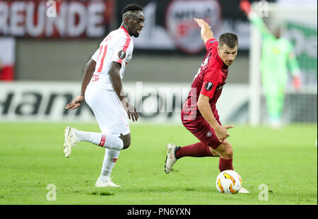 Leipzig, Sachsen. 20 Sep, 2018. Fußball: Europa League, Gruppenphase, Spieltag 1: RB Leipzig - RB Salzburg. Leipziger Jean-Kévin Augustin (L) und der Salzburger Stefan Lainer in einem Duell. Kredite: Jan Woitas/dpa-Zentralbild/dpa/Alamy leben Nachrichten Stockfoto