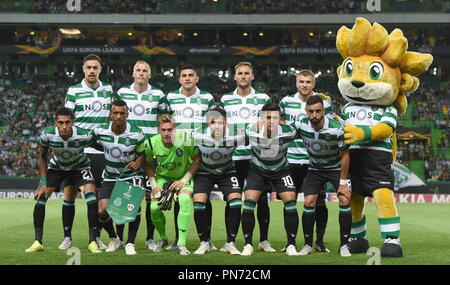 Lissabon, Portugal. 20 Sep, 2018. Spieler von Sporting CP posieren für ein Gruppenfoto, bevor in der Europa League Gruppe E erste Runde zwischen Sporting CP und Qarabag FC am Jose Alvalade Stadion in Lissabon, Portugal, an Sept. 20, 2018. Sporting gewann 2-0. Credit: Zhang Yadong/Xinhua/Alamy leben Nachrichten Stockfoto