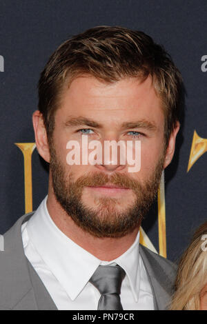 Chris Hemsworth bei der Premiere von Universal Pictures'' der Huntsman: Winter's Krieg" im Regency Dorf Theater in Westwood, CA, 11. April 2016 statt. Foto von Joe Martinez/PictureLux Stockfoto