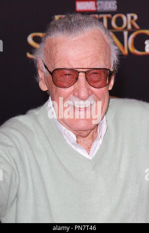 Executive Producer Stan Lee bei der Weltpremiere von Marvel Studios' 'Doctor Seltsame' an TCL Chinese Theatre in Hollywood, CA, 20. Oktober 2016 statt. Foto von Joe Martinez/PictureLux Stockfoto