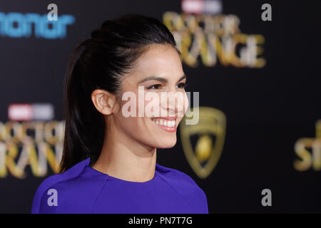 Elodie Yung bei der Weltpremiere von Marvel Studios' 'Doctor Seltsame' an TCL Chinese Theatre in Hollywood, CA, 20. Oktober 2016 statt. Foto von Joe Martinez/PictureLux Stockfoto