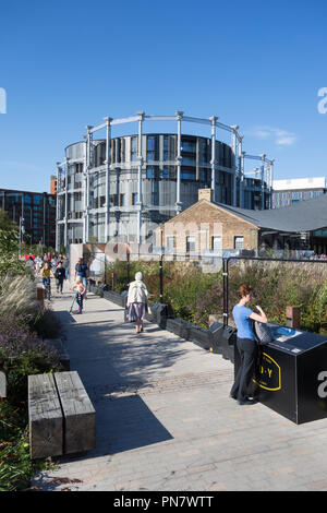 Luxus Apartments von umgebauten viktorianischen Gasspeicher, Gasbehälter Park, Kings Cross, London, UK, Stockfoto