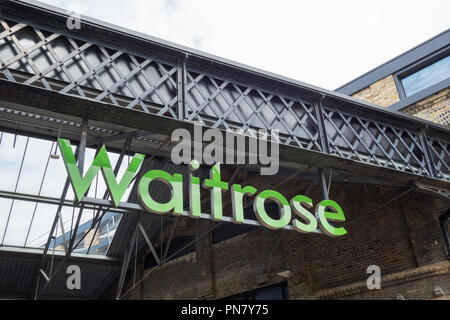 Waitrose Kings Cross, Getreidespeicher Square, Camden, London, N1, UK Stockfoto