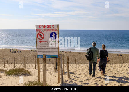 Frankreich, Gironde, Côte d'Argent, Parc naturel Marin du Bassin d'Arcachon (Arcachon Bay Marine Naturpark), Lege Cap Ferret, Wegweiser auf den Zugang zu Stockfoto