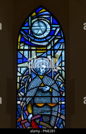 Glasfenster/Fenster in der St. James Church, Twickenham. UK. Zu gedenken/erinnert an Verluste der portugiesischen Soldaten im Ersten Weltkrieg / Erster Weltkrieg. Stockfoto