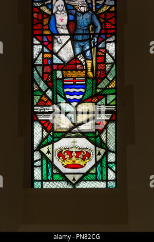 Glasfenster/Fenster in der St. James Church, Twickenham. UK. Zu gedenken/erinnert an Verluste der portugiesischen Soldaten im Ersten Weltkrieg / Erster Weltkrieg. Stockfoto