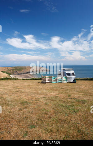 Caravan an der Küste. Porth Ceiriad. Llyn Halbinsel. Wales. UK. Stockfoto