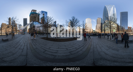 360 Grad Panorama Ansicht von Ground Zero, 9/11 Memorial, Nord Pool 2, New York