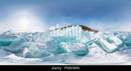 360 Grad Panorama Ansicht von Große blaue Eis torossen der Baikal