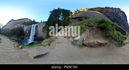 360 Grad Panorama Ansicht von Vernal Falls Yosemite