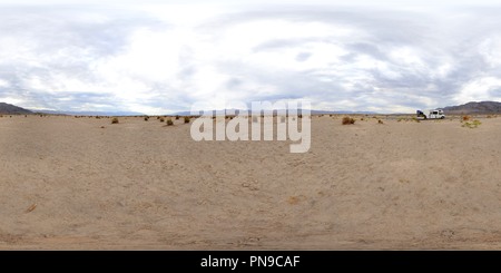 360 Grad Panorama Ansicht von Death Valley, rechts in der Mitte