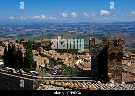 Festung und Blick auf die Hügel von Montalcino, Toskana, Italien Stockfoto