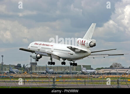 Omni Air International McDonnell Douglas DC -10-30 Landung an RAF Brize Norton. Stockfoto