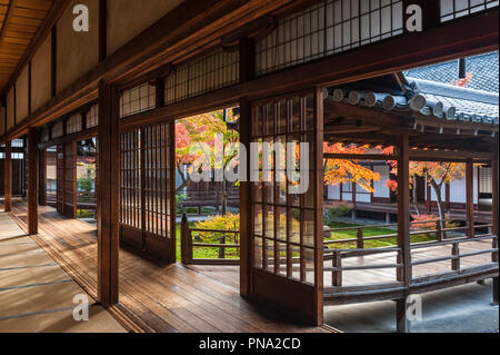 Kennin-ji Zen Tempel (1202 gegründet), Kyoto, Kyoto, Japan. Die moderne Cho' an - Tei-Garten (Garten der Klang des Meeres, 2006). Stockfoto