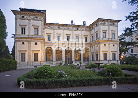 Villa Farnesina Via della Lungara, Gastgeber der Accademia Nazionale dei Lincei" und seine wichtigste Bibliothek, Rom, Italien Foto © Fabio Mazzarella/Sin Stockfoto