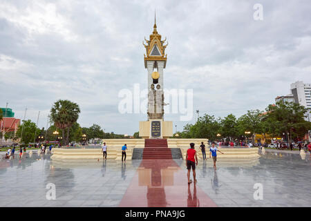 Cambodia-Vietnam Friendship Monument in Botum Park, Phnom Penh, Kambodscha. Stockfoto